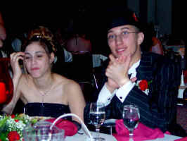 2004-prom-29.jpg (42855 bytes)