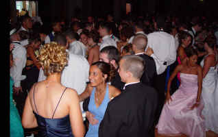 2004-prom-48.jpg (74115 bytes)