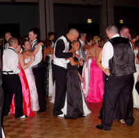 2004-prom-66.jpg (63005 bytes)